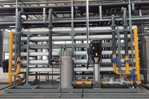 西北农村集中净水处理：破解高氟苦咸水困局的技术实践与模式创新