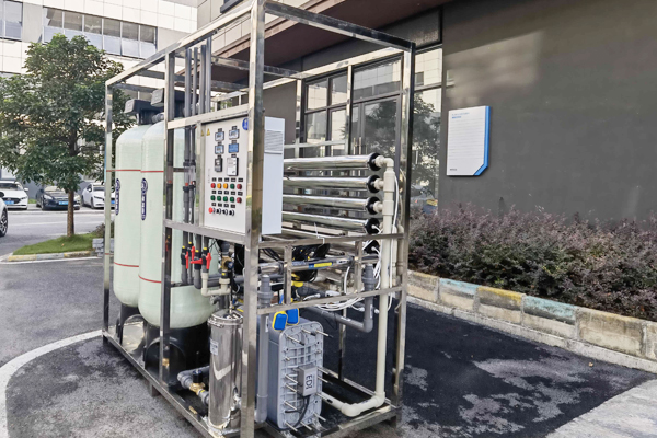 去离子水设备的原理